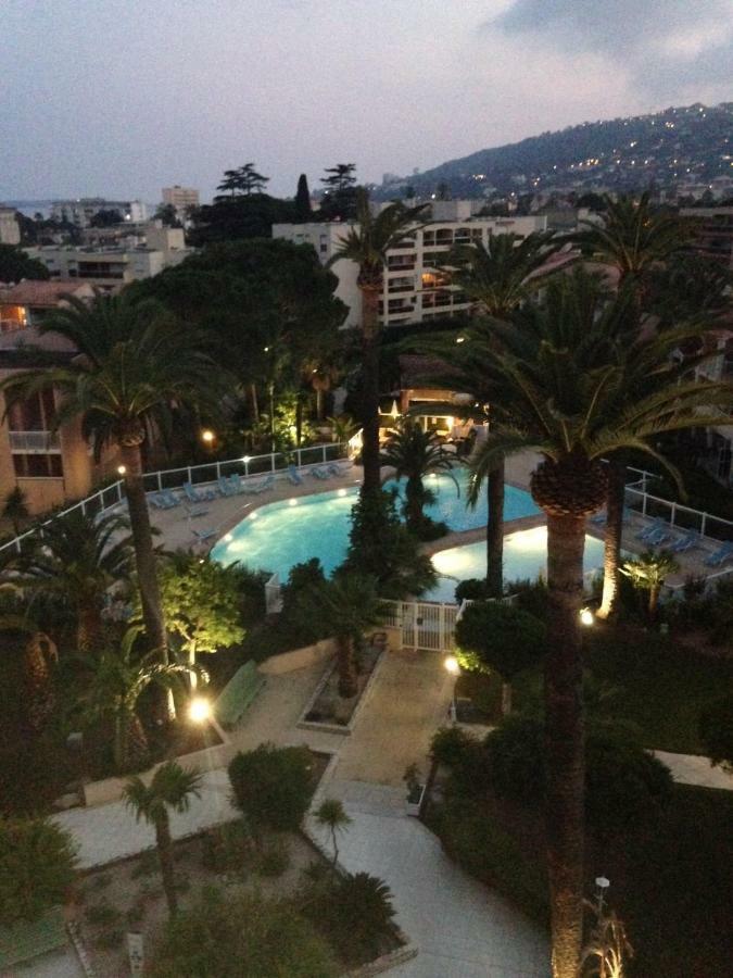 Appartement T2 De Standing Au Pied Des Plages Golfe-Juan Exterior photo